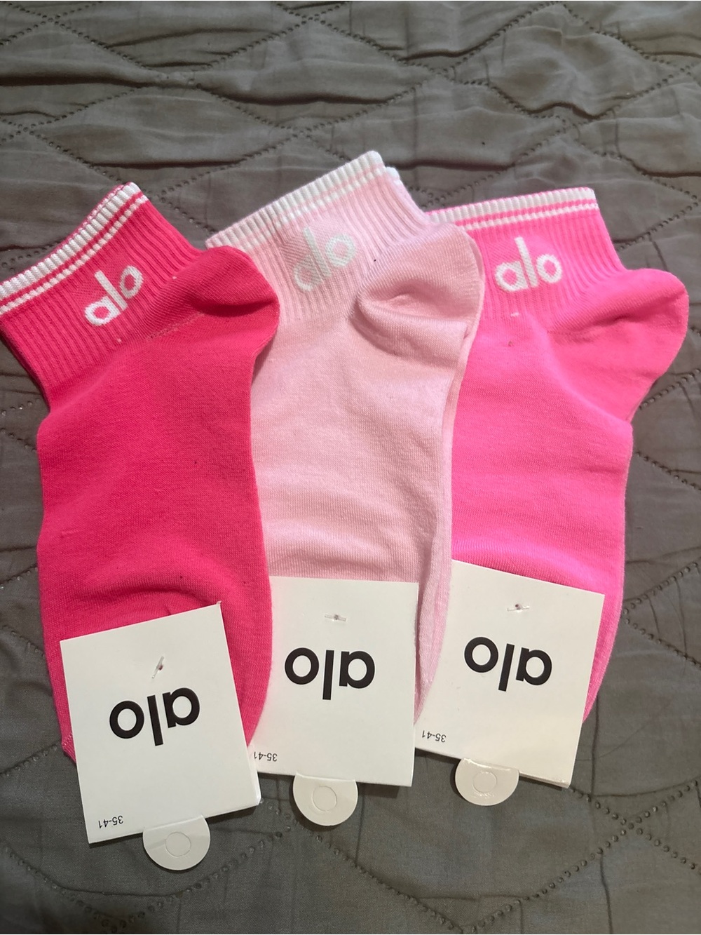 ALO Yoga Women's Athletic Ankle Socks - Hot Pink, Light Pink, Bubblegum Pink